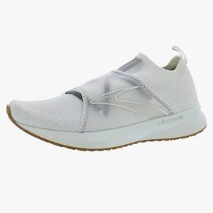 Womens Brooks White Levitate 4